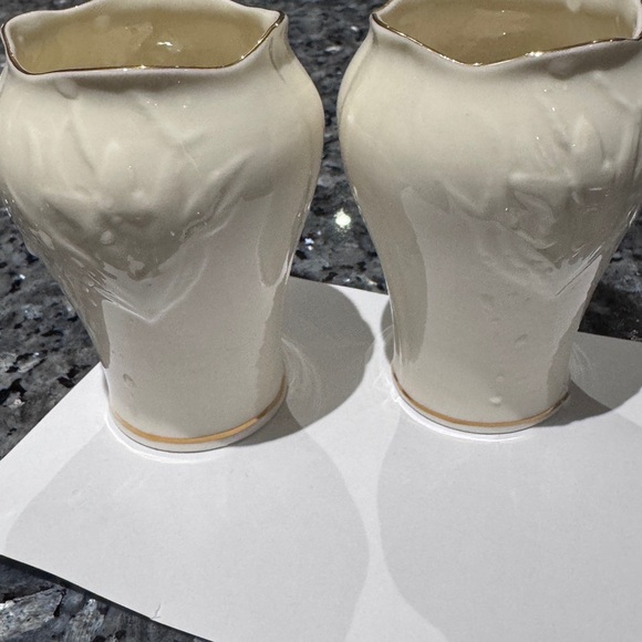 ☘️Vintage 2000’s Irish Belleek Butterfly Toy Spill 3 1/2” Tall Vases (set of 2) - Picture 7 of 16